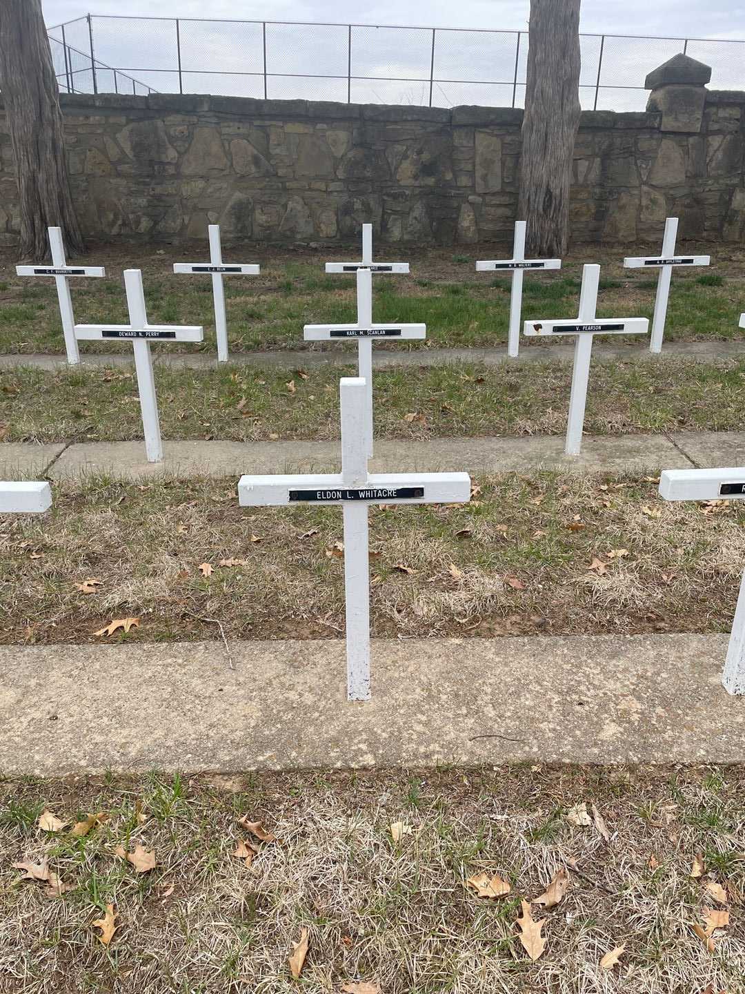 Eldon L. Whitacre's grave. Photo 2