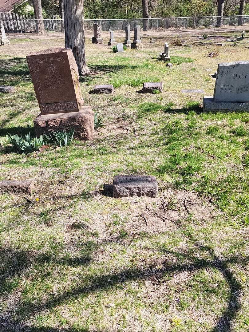 Arthur G. Lamb's grave. Photo 2