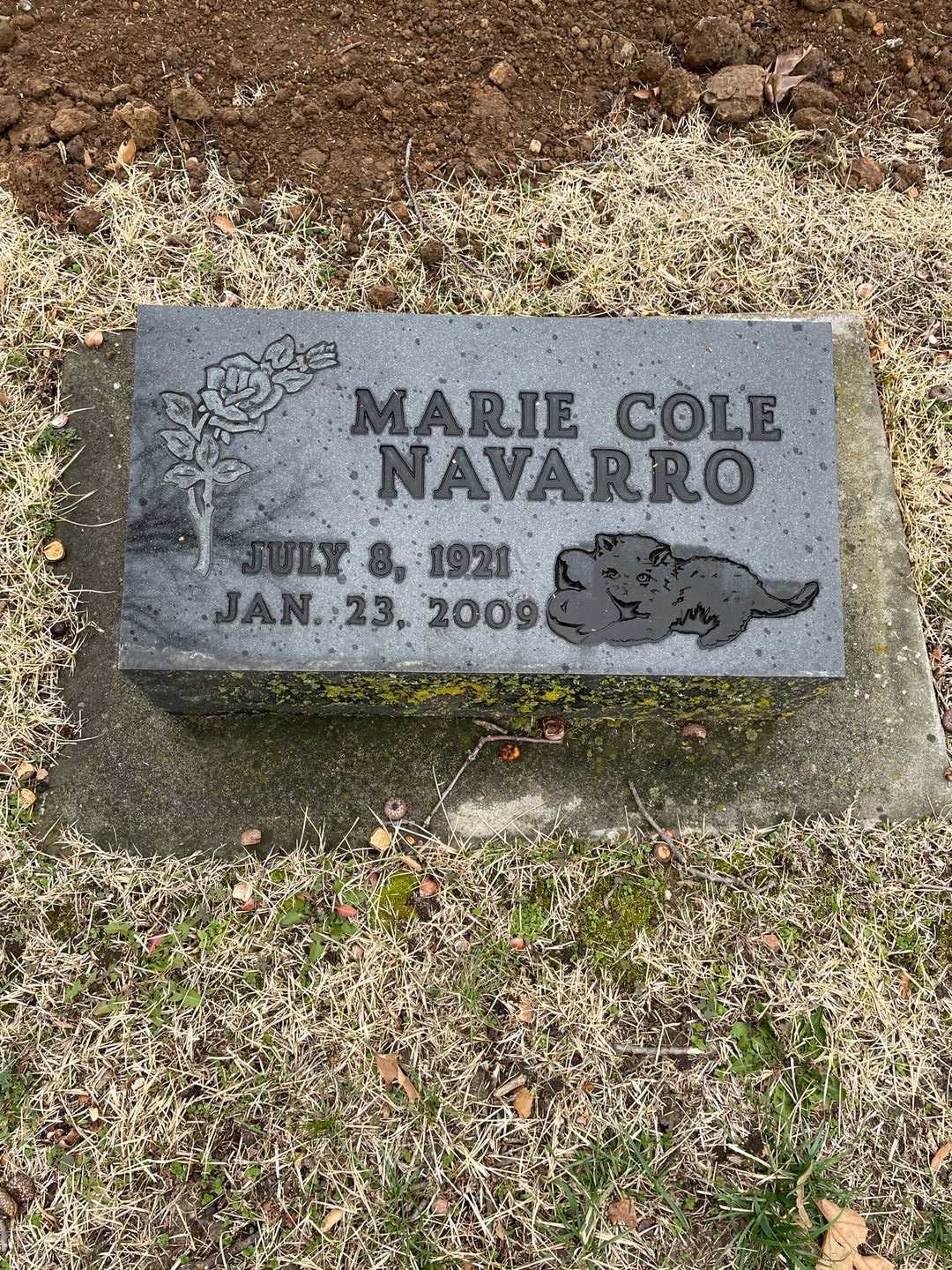 Marie Cole Navarro's grave. Photo 1