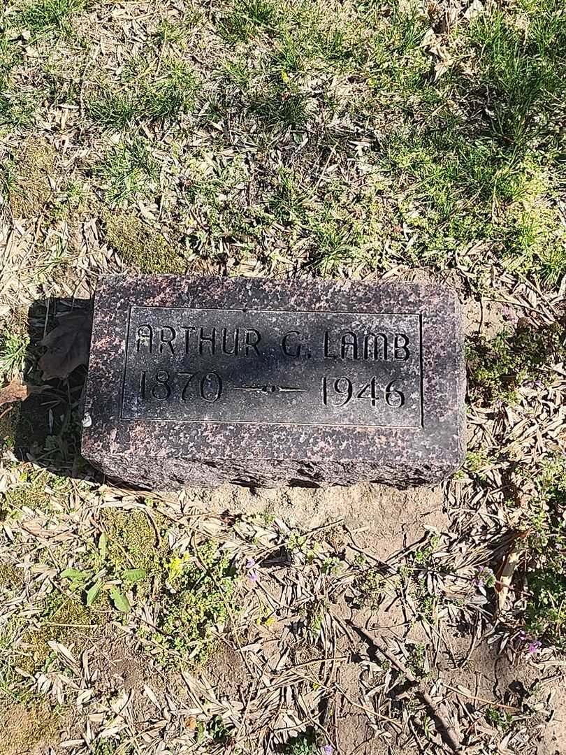 Arthur G. Lamb's grave. Photo 3