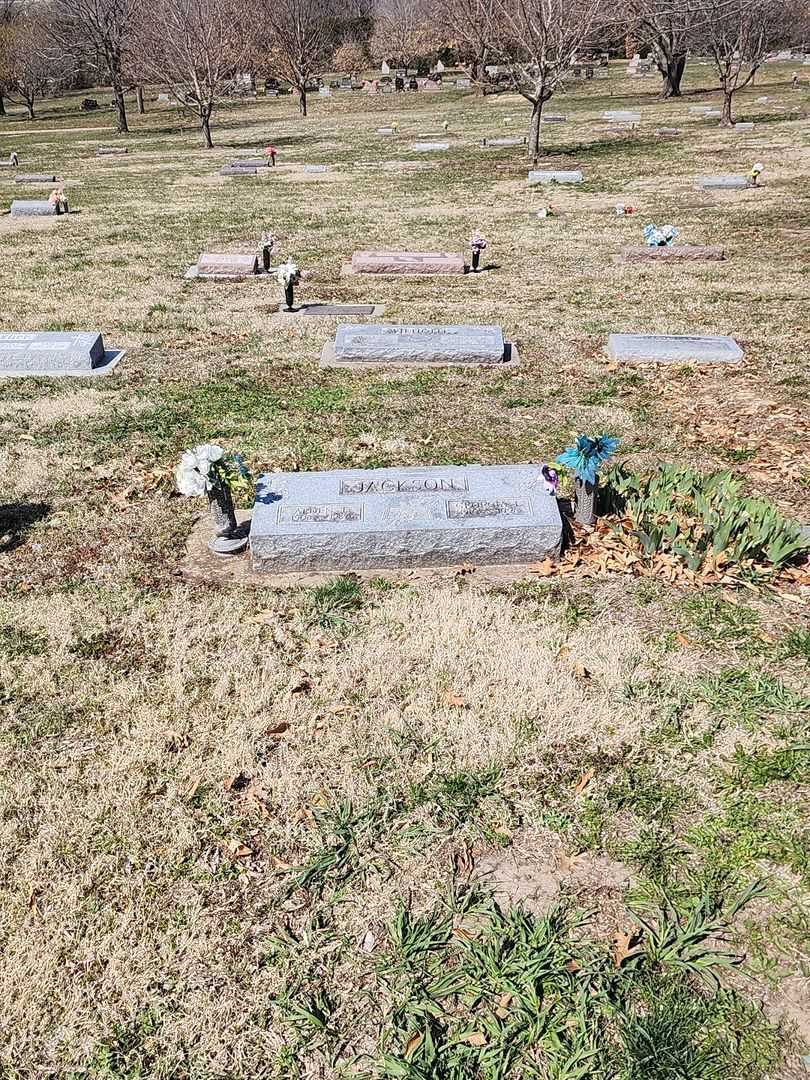 Alden T. Jackson's grave. Photo 2