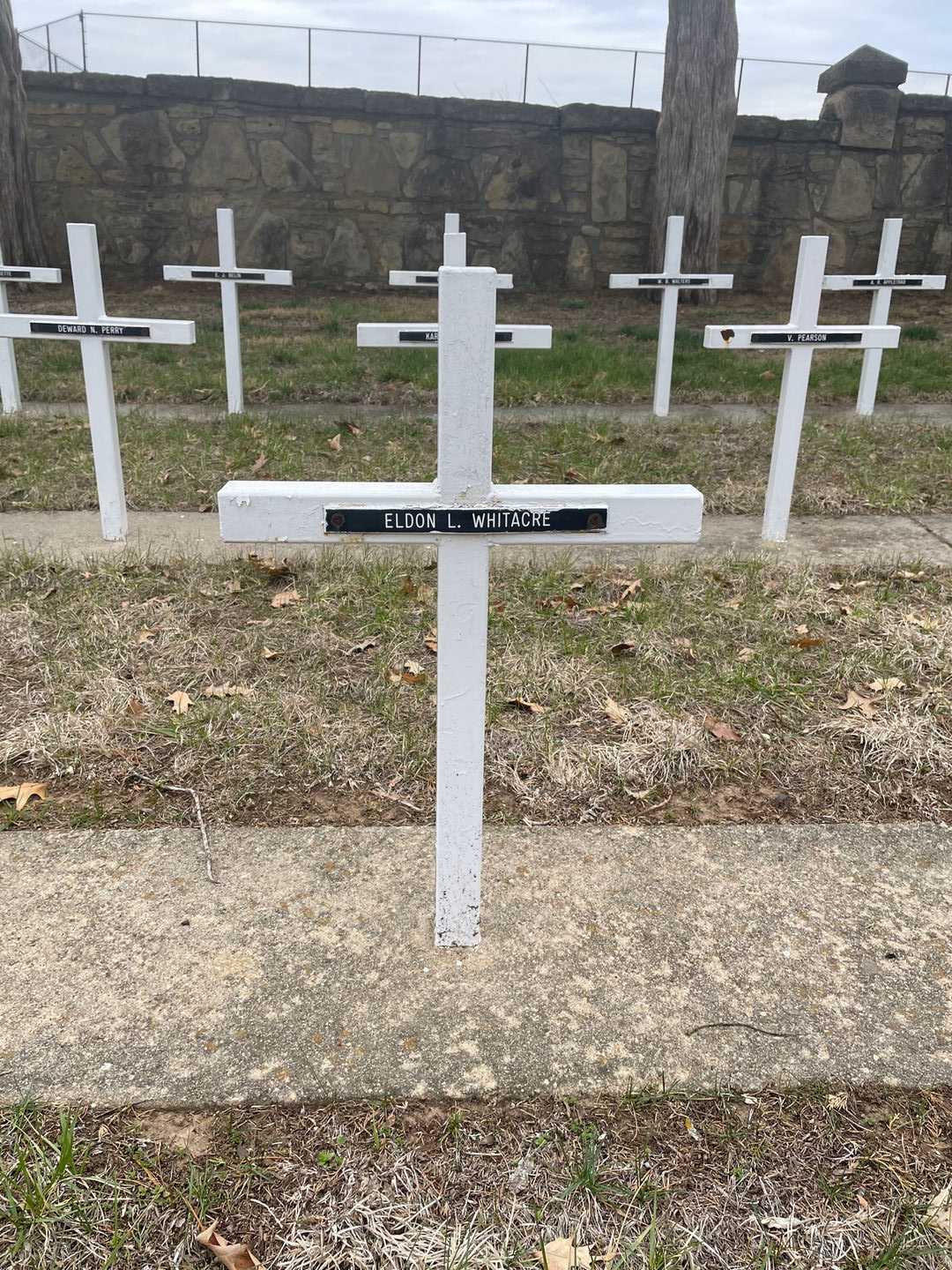 Eldon L. Whitacre's grave. Photo 3