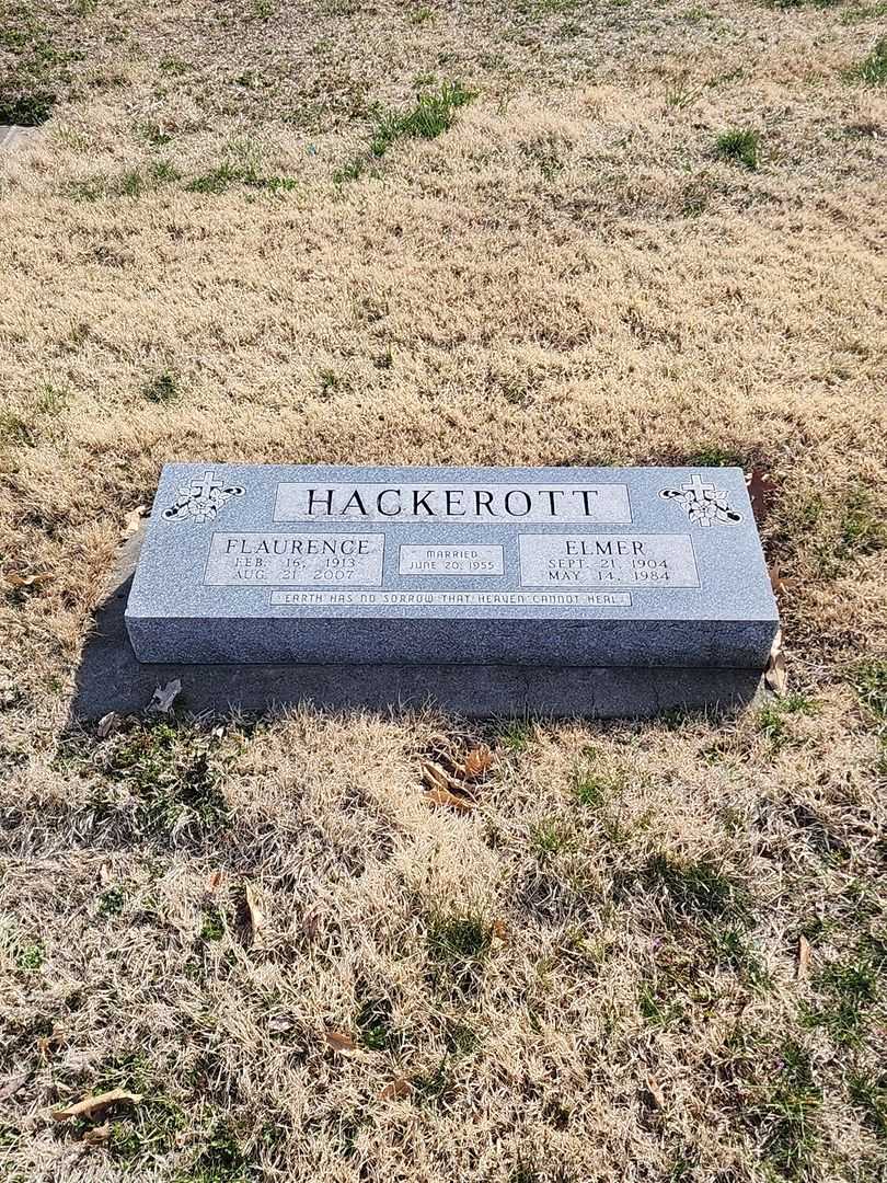 Elmer Hackerott's grave. Photo 1