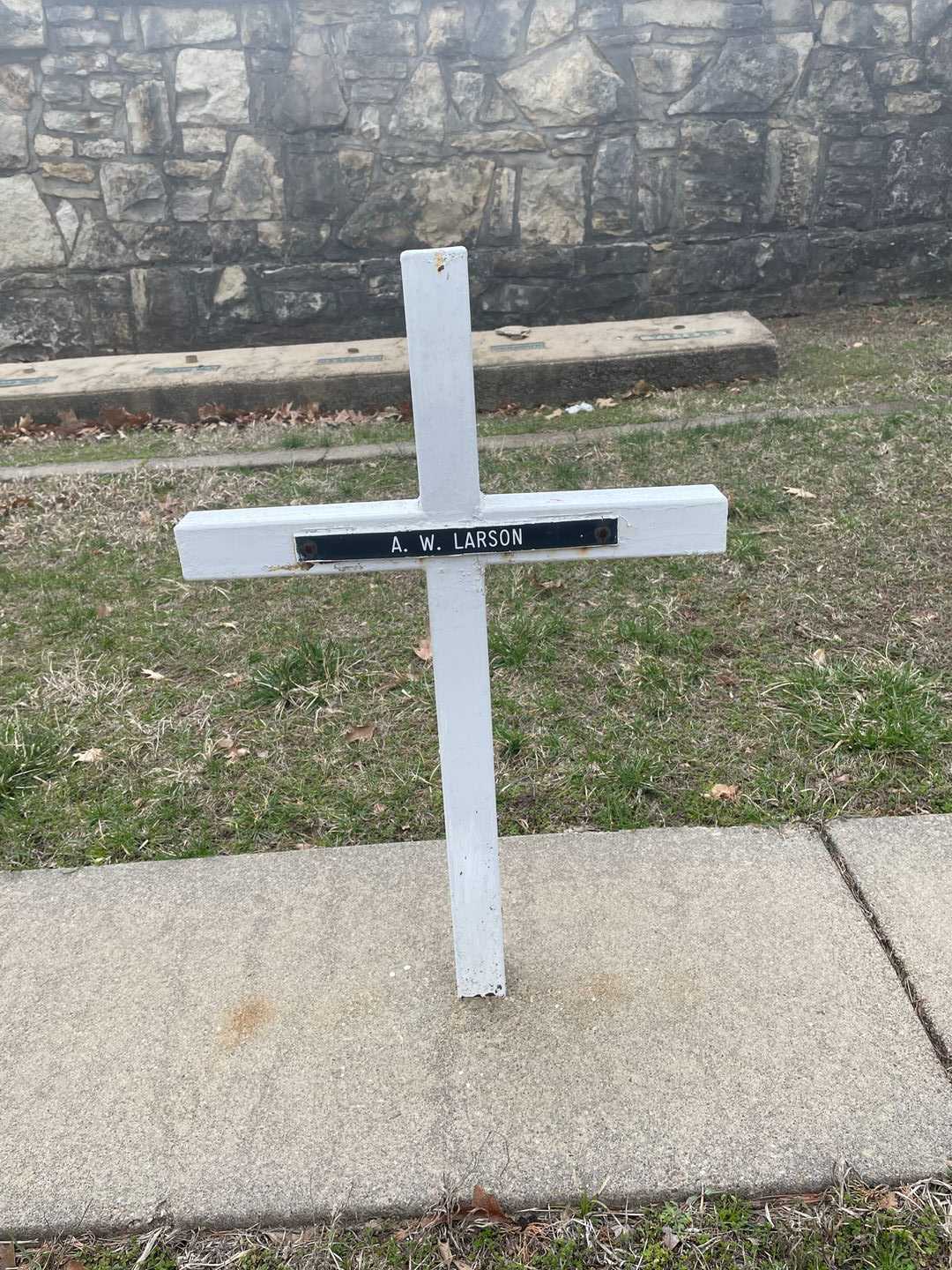 A. W. Larson's grave. Photo 3