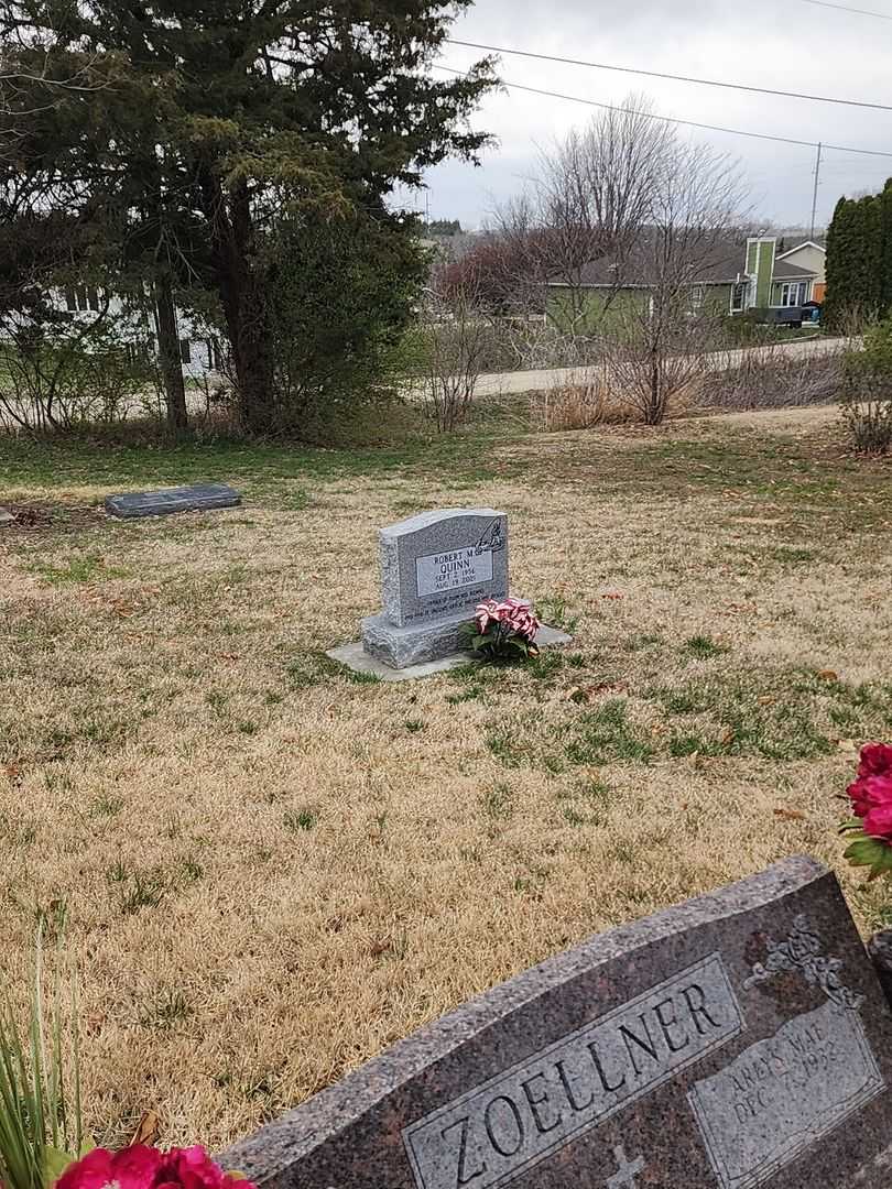 Robert M. Quinn's grave. Photo 2