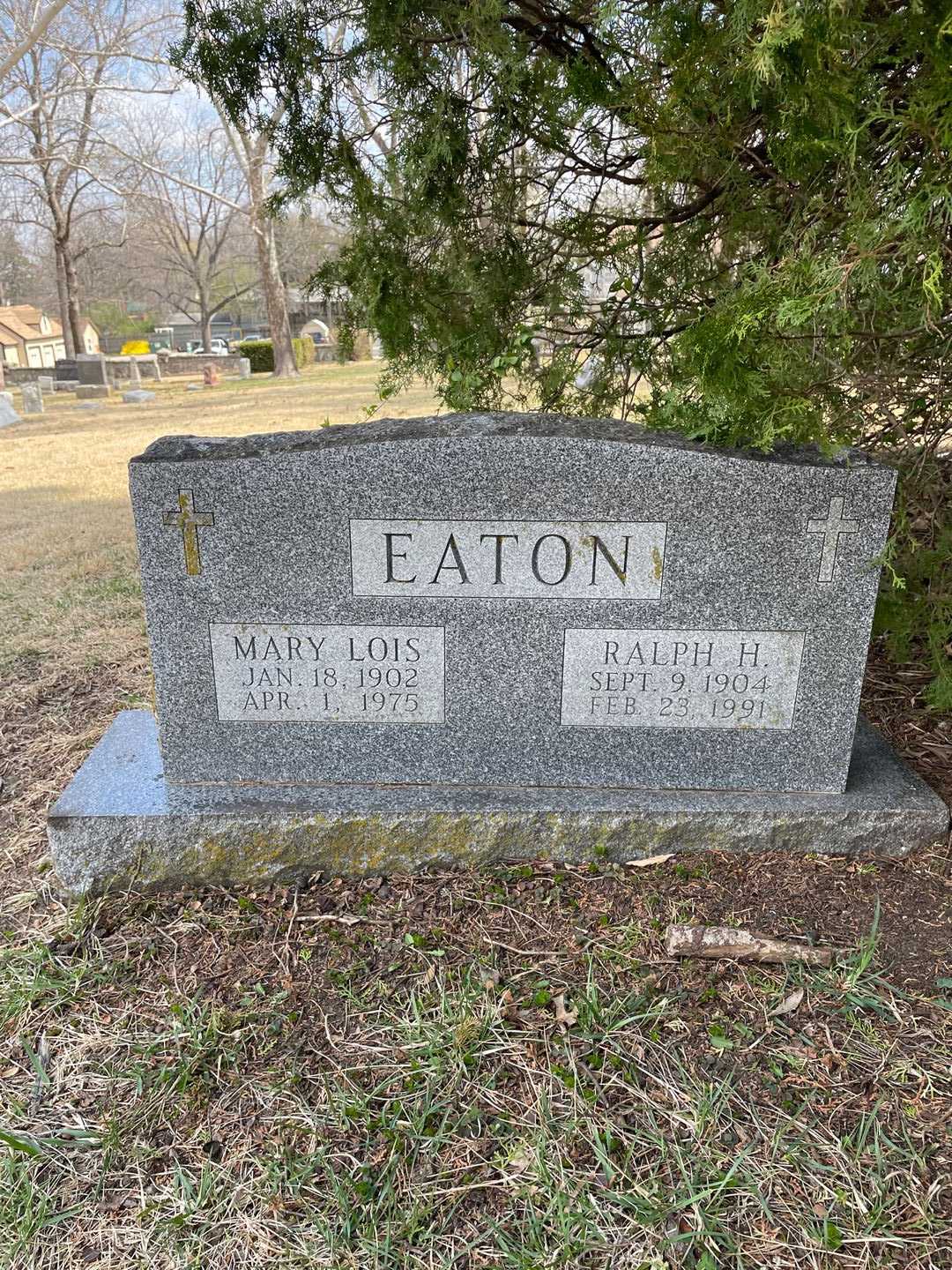 Mary Lois Eaton's grave. Photo 1