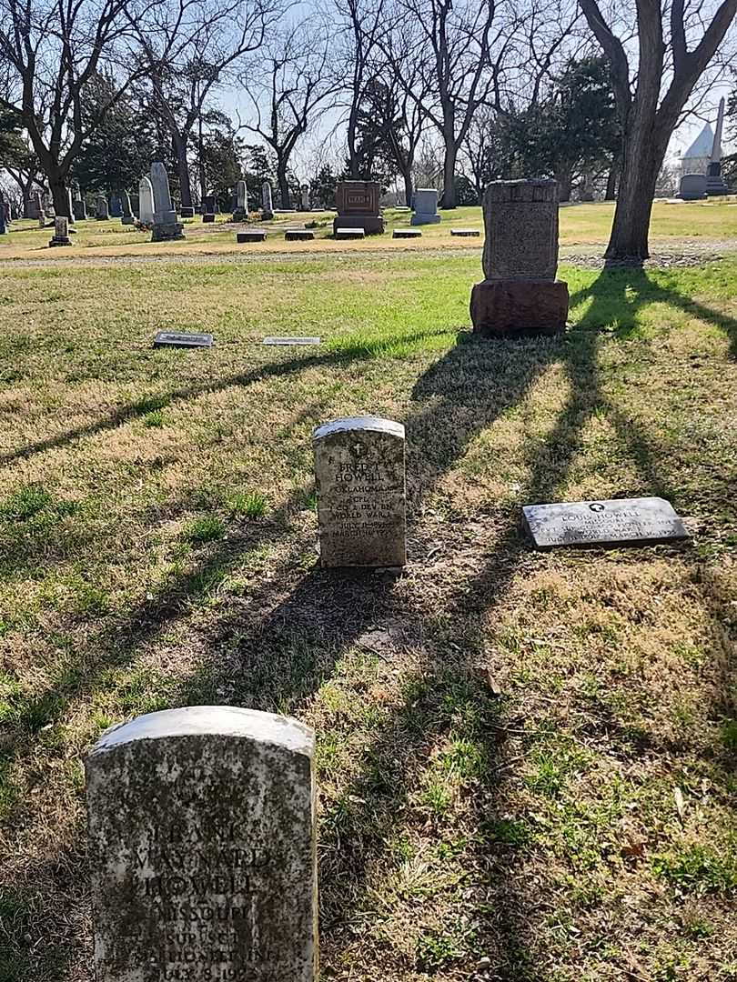 Fred I. Howell's grave. Photo 2