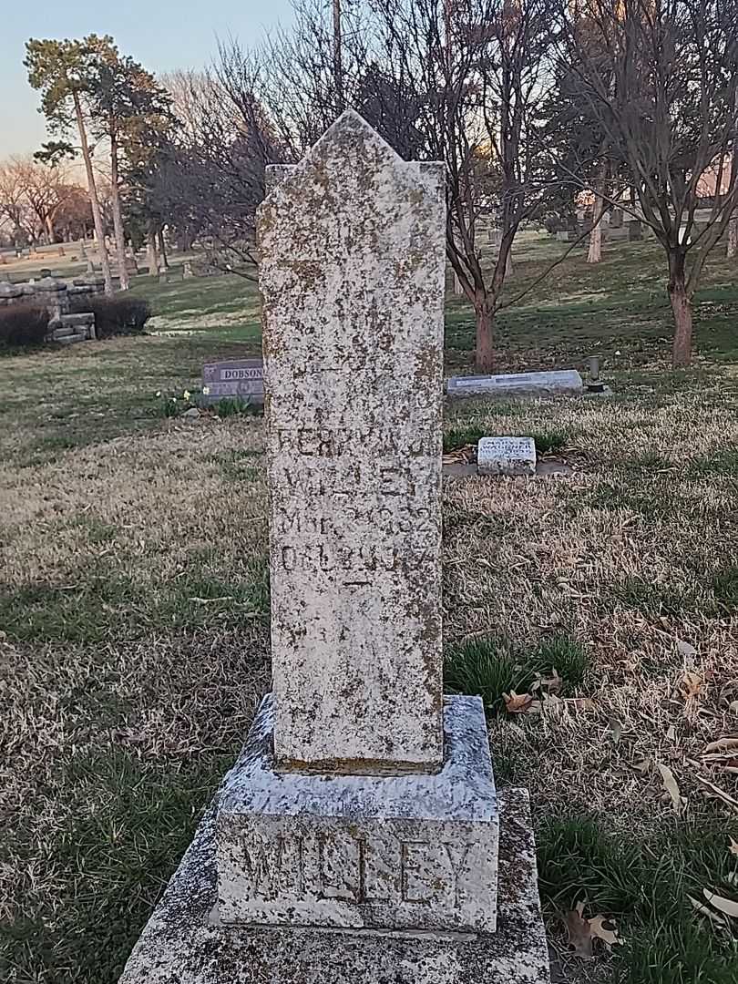 Mary Elizabeth Wagener's grave. Photo 1
