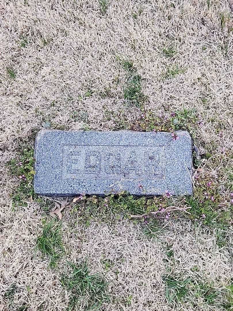 Edgar Eakin's grave. Photo 3