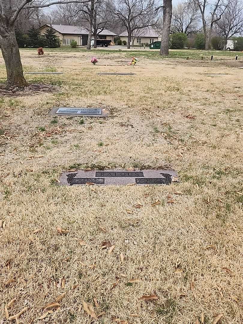 William L. Kalous's grave. Photo 2