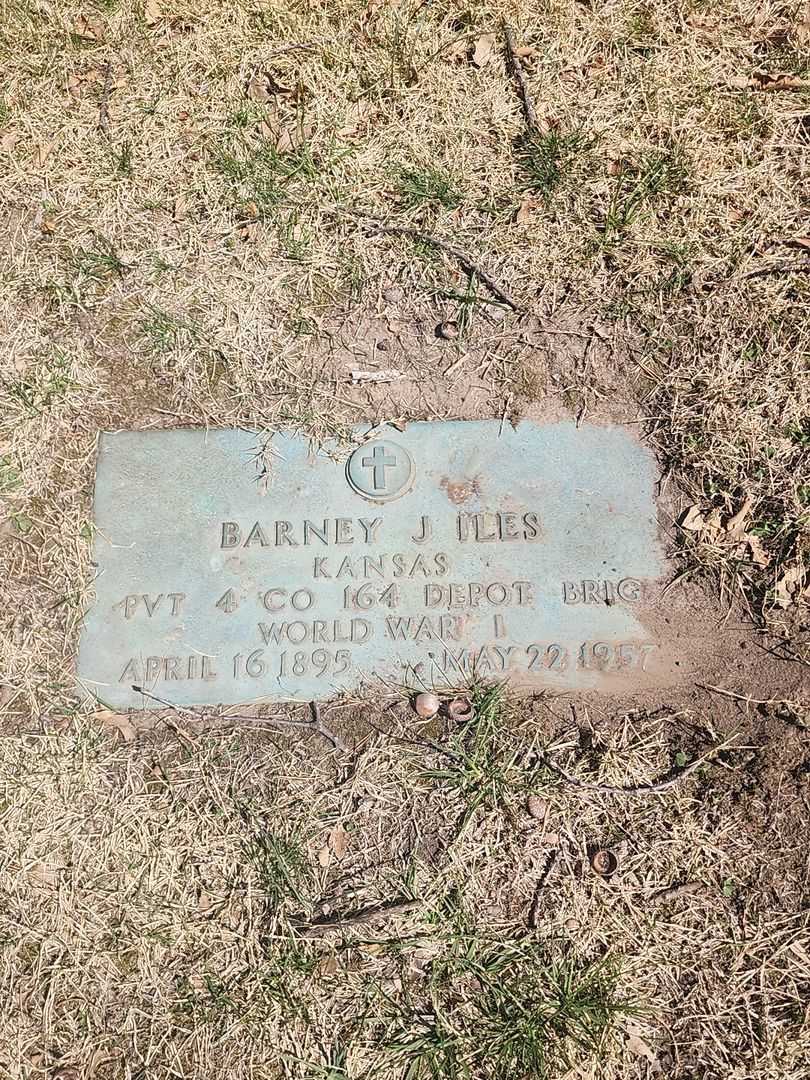 Barney J. Iles's grave. Photo 4