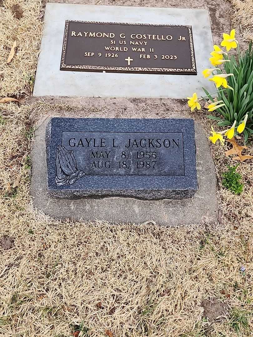 Gayle L. Jackson's grave. Photo 1