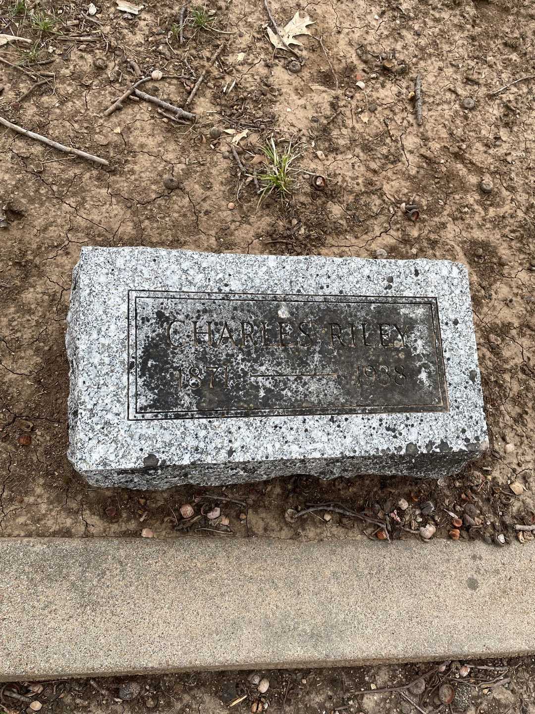 Charles Riley Ingraham's grave. Photo 3