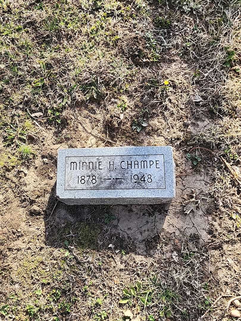 Minnie H. Champe's grave. Photo 3