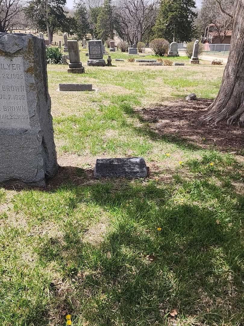 Miriam Failyer Ulrich's grave. Photo 2