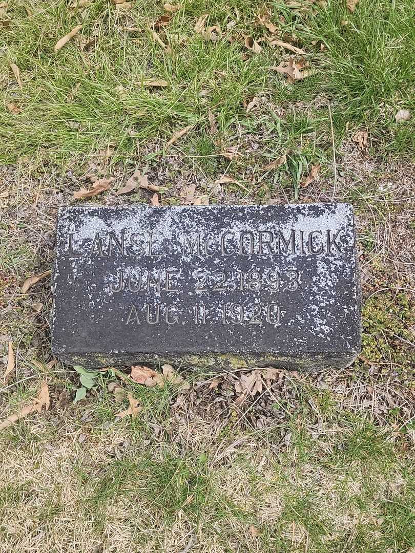 Lester A. Raaz's grave. Photo 1