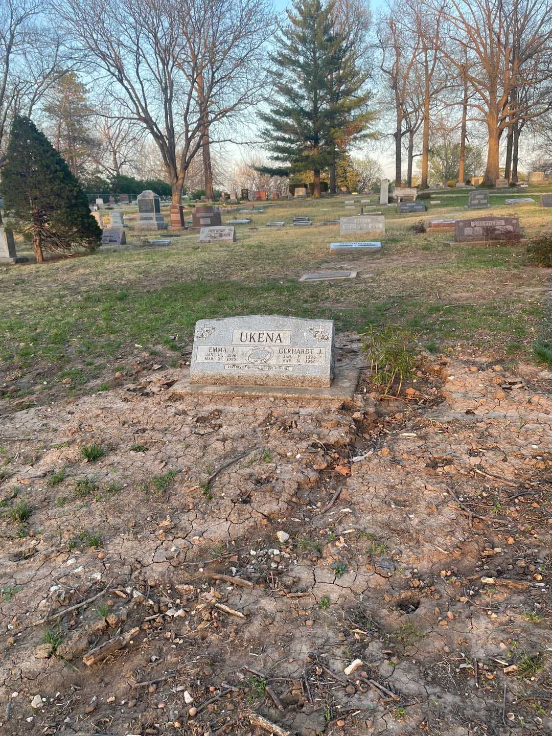 Gerhardt J. Ukena's grave. Photo 2