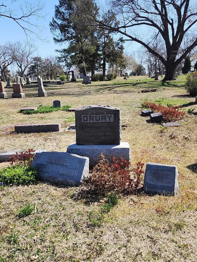 Leonard Drury's grave. Photo 2