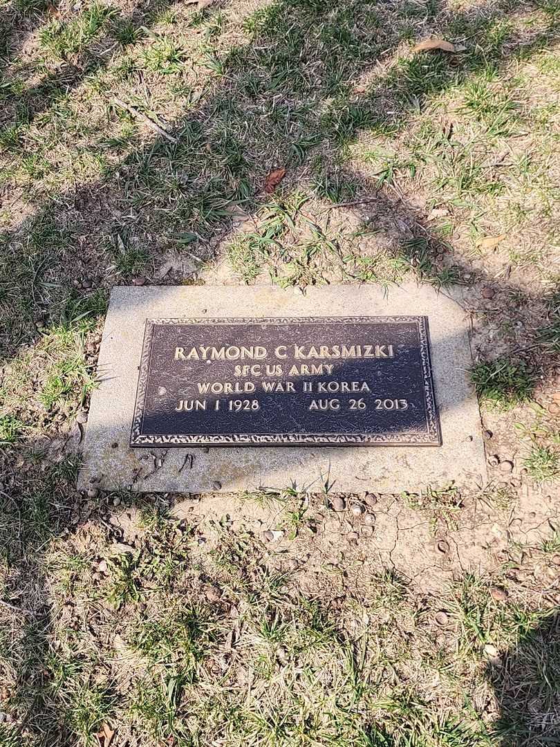 Raymond Carl Karsmizki's grave. Photo 3