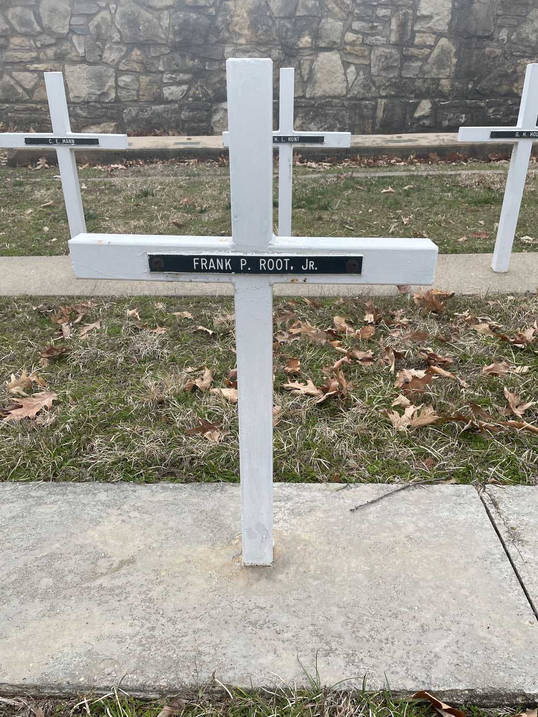 Frank P. Root Junior's grave. Photo 3