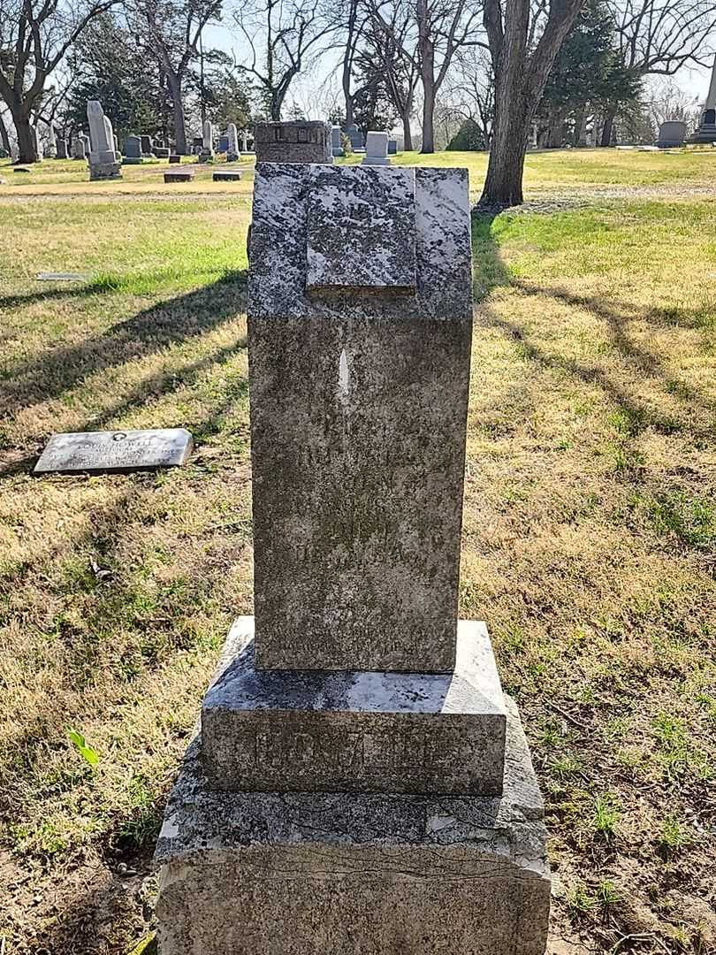 Leona Caldwell's grave