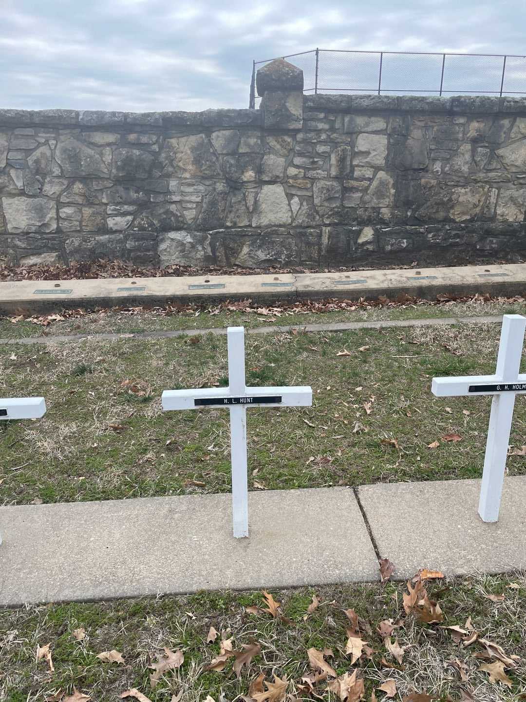 H. L. Hunt's grave. Photo 2