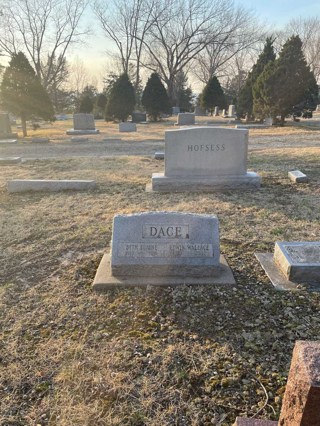 Edwin Wallace Dace's grave. Photo 2