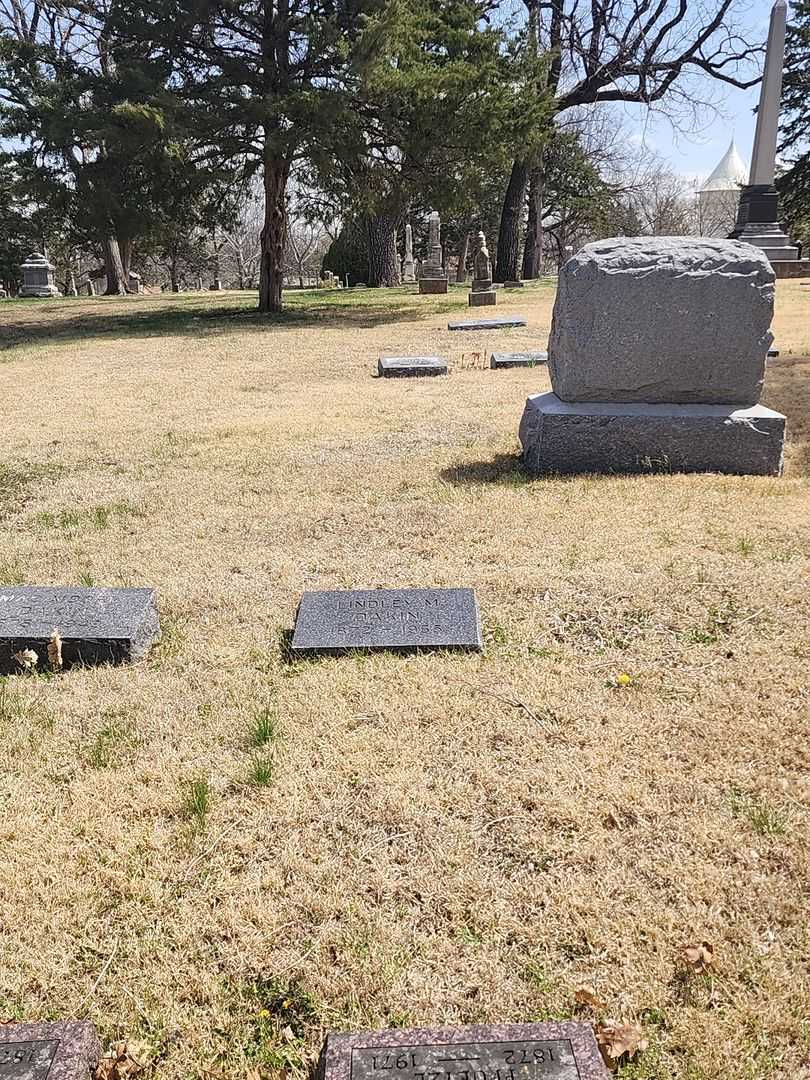 Lindley M. Dakin's grave. Photo 2
