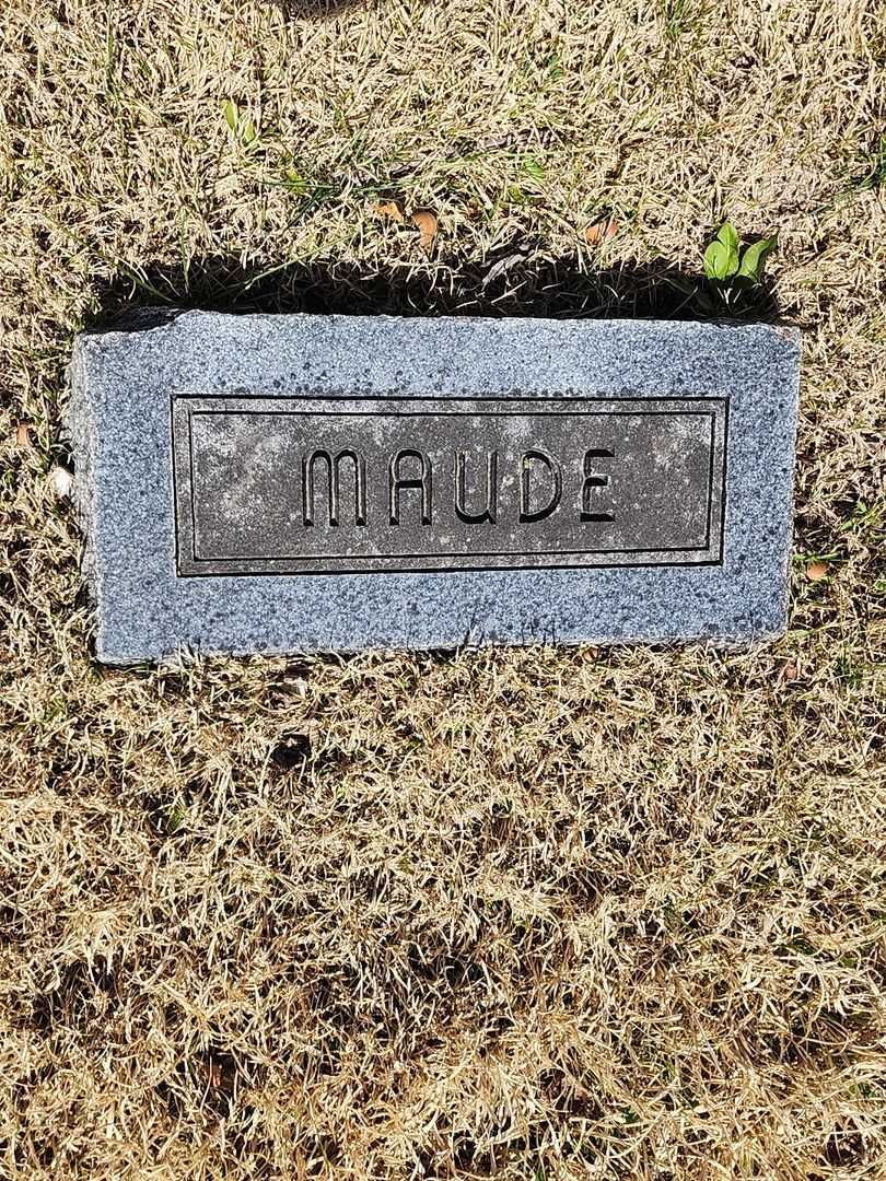 Maude Failyer Kinzer's grave. Photo 3