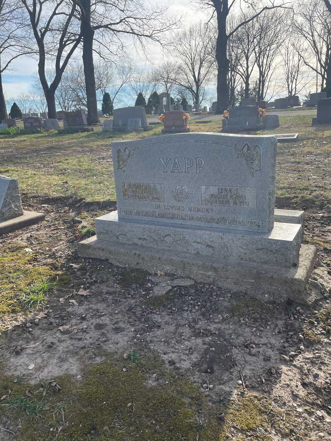 Lena I. Yapp's grave. Photo 1