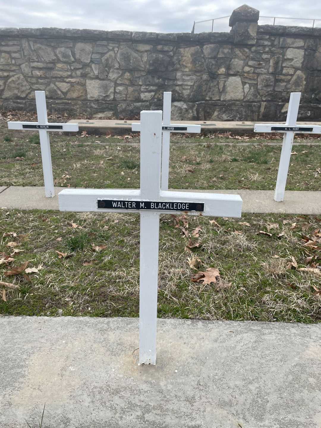 Walter M. Blackledge's grave. Photo 3