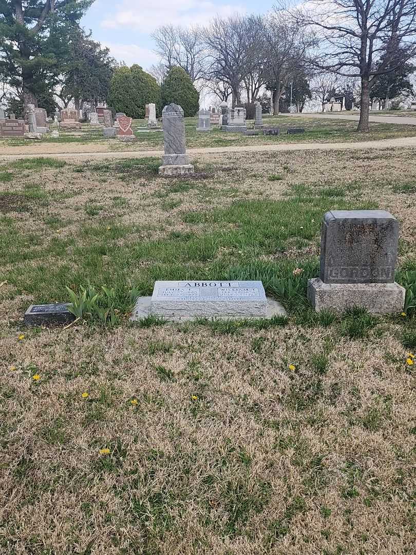 Emma E. Abbott's grave. Photo 2