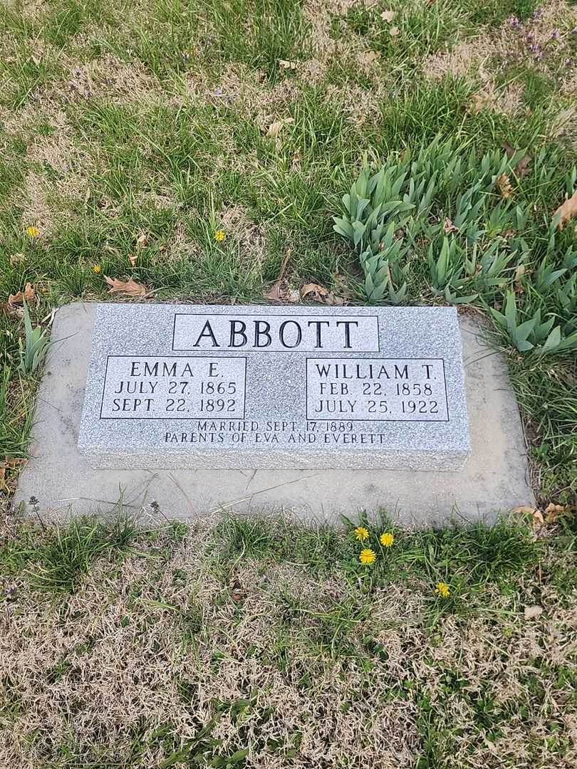 Emma E. Abbott's grave. Photo 3