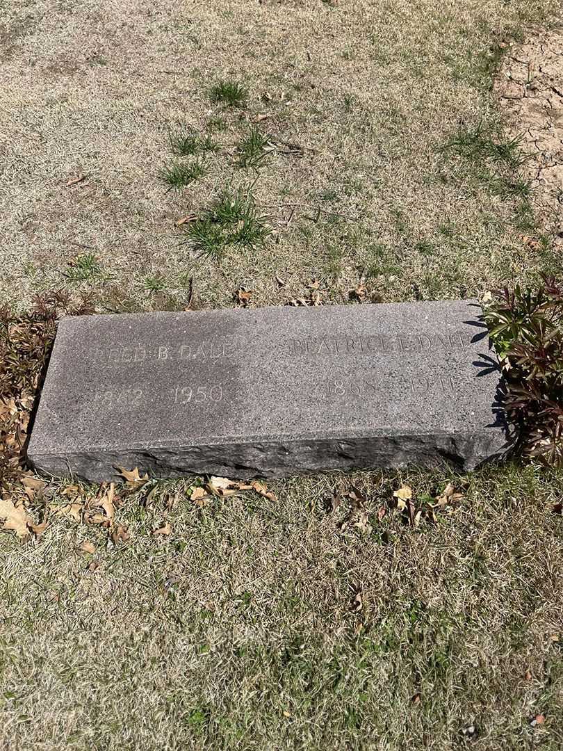 Beatrice L. Dale's grave. Photo 3