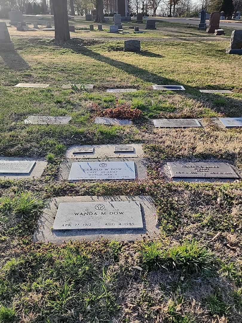 Barbara Batchelder Dakin's grave. Photo 2