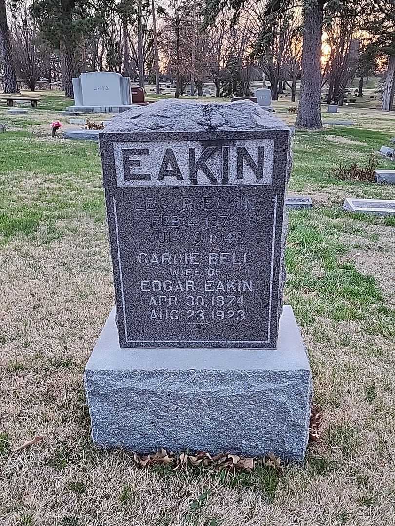 Carrie Bell Eakin's grave. Photo 1