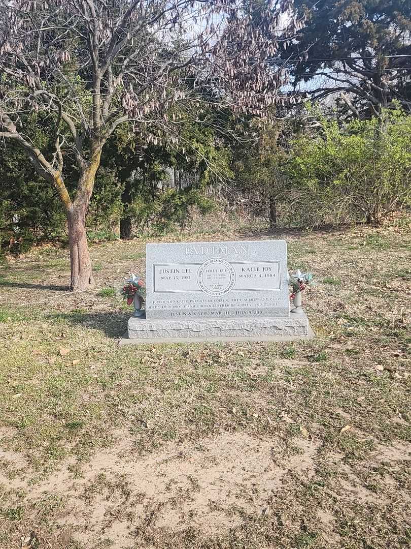 Jeret Lee Tadtman's grave. Photo 2