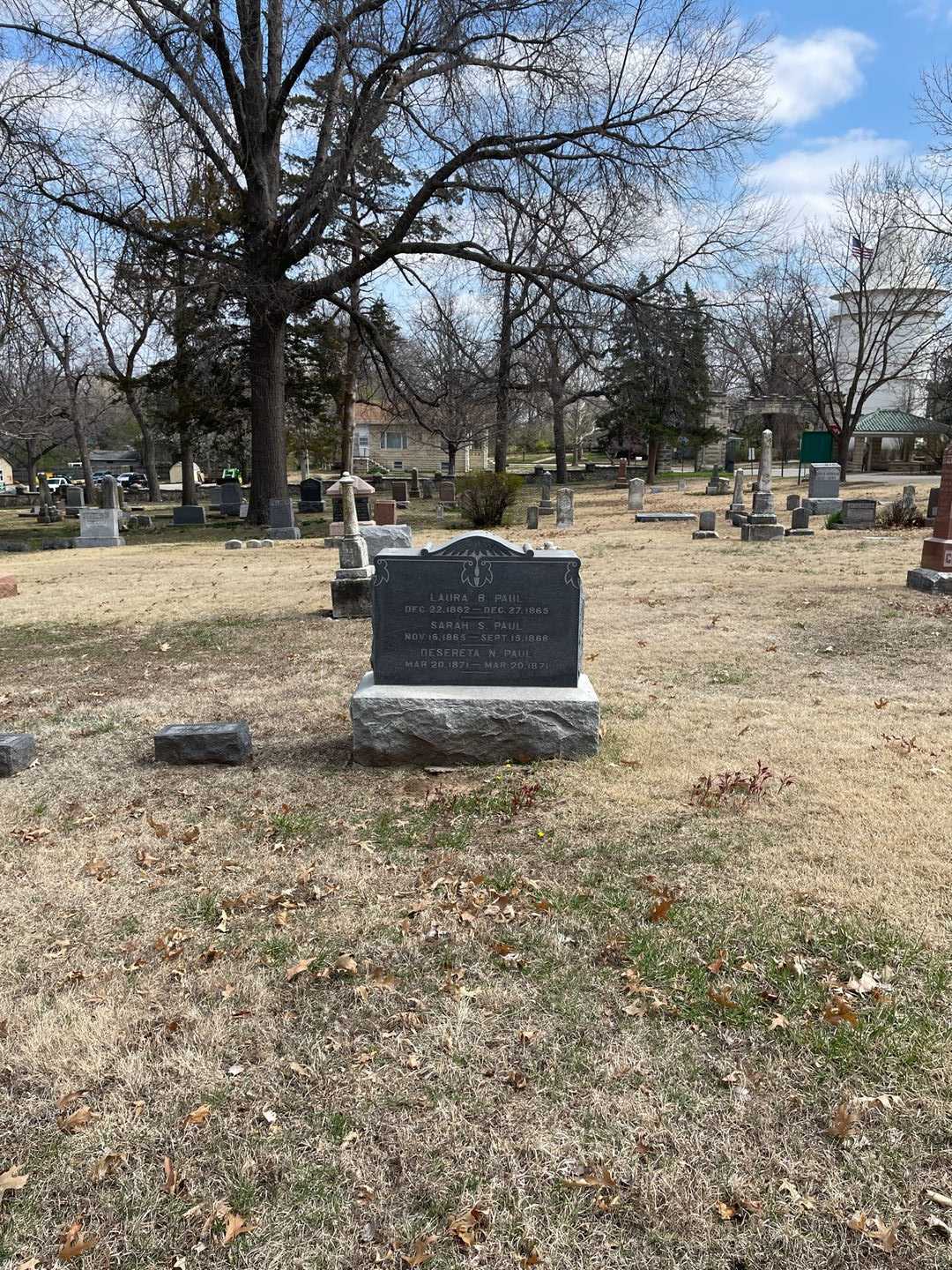 Desereta N. Paul's grave. Photo 2