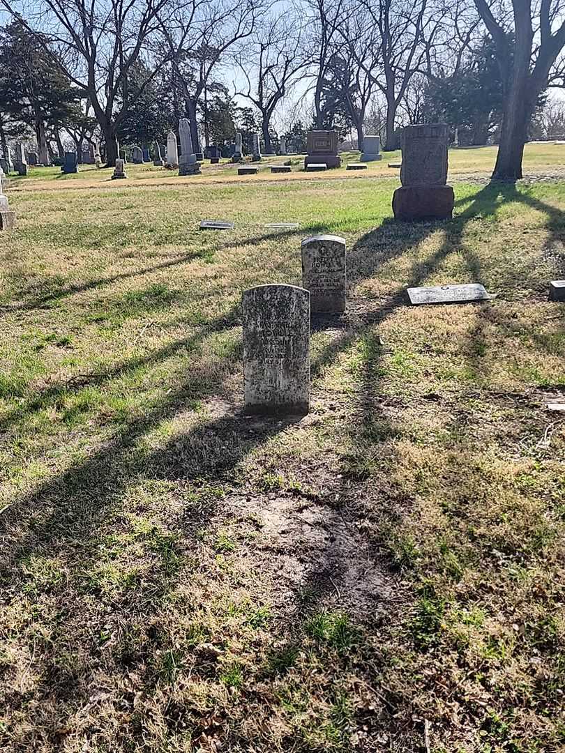 Frank Maynard Howell's grave. Photo 2