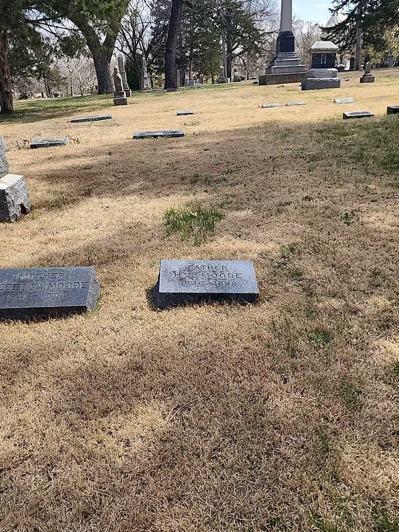 Hugh S. Moore's grave. Photo 2