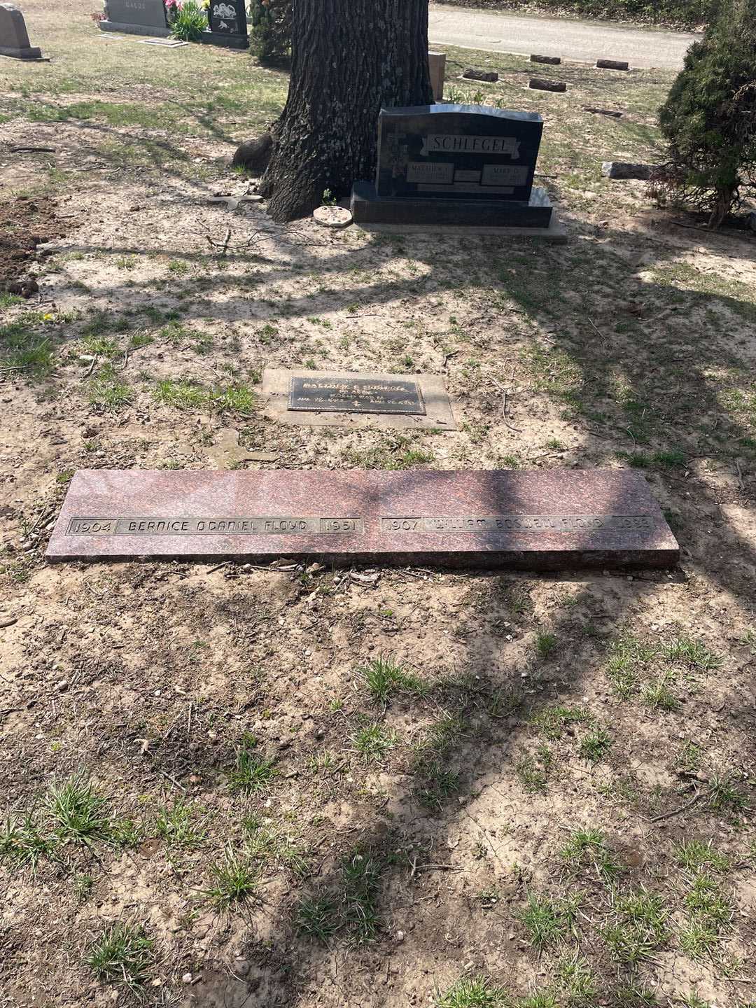 Bernice O'Daniel Floyd's grave. Photo 1