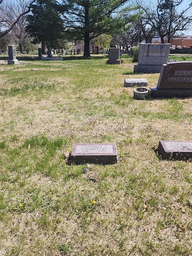 Dorothea A. LaFollette's grave. Photo 2