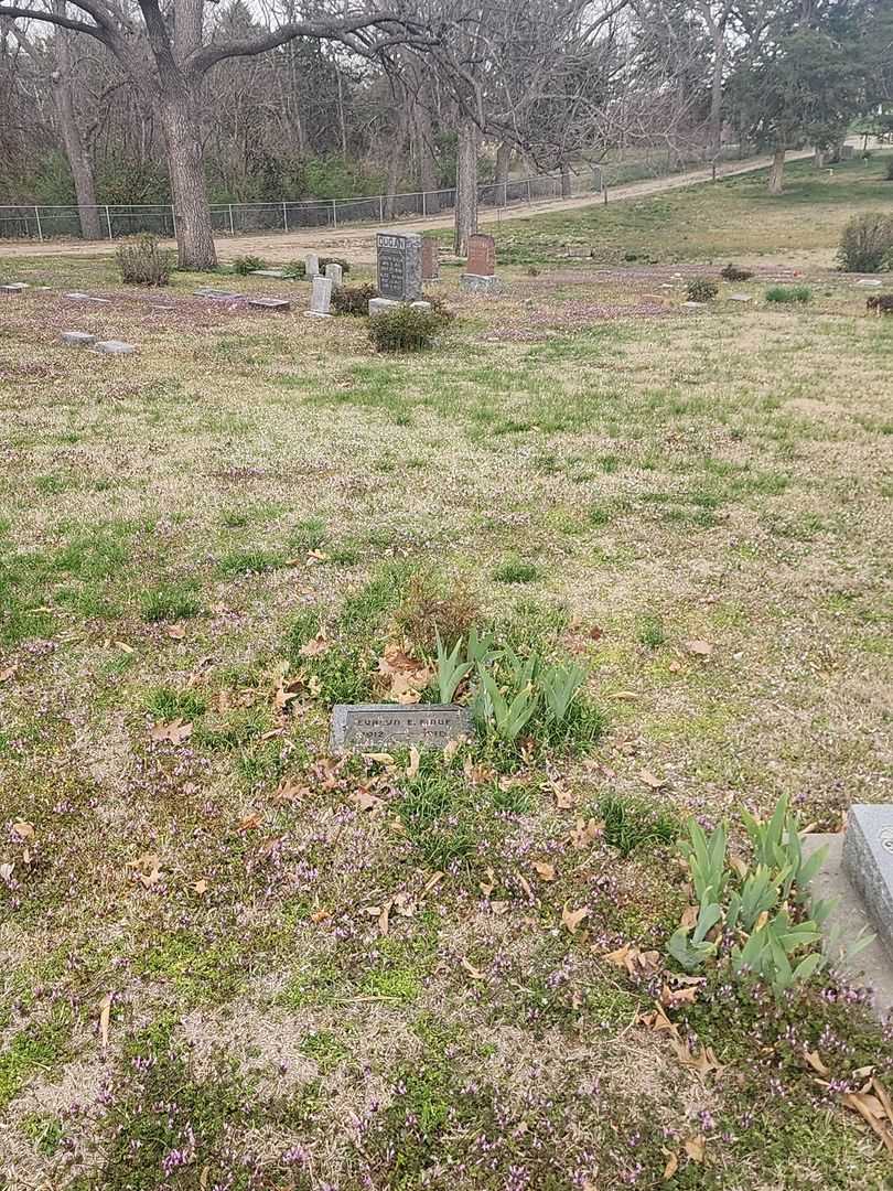 Evalyn Estelle Finuf's grave. Photo 2