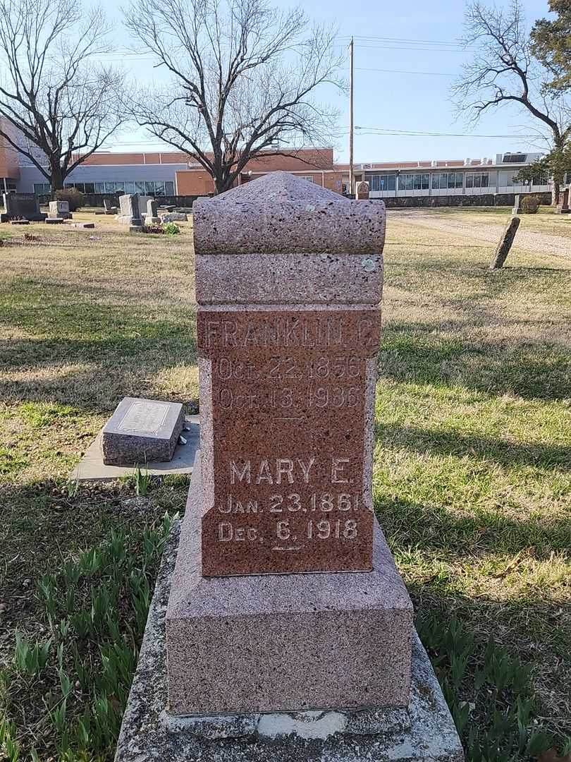 Missus/Madam Mary E. Abbott's grave. Photo 3