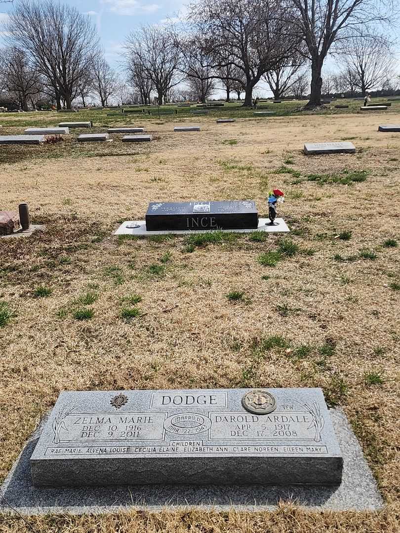 Donald E. Ince's grave. Photo 2