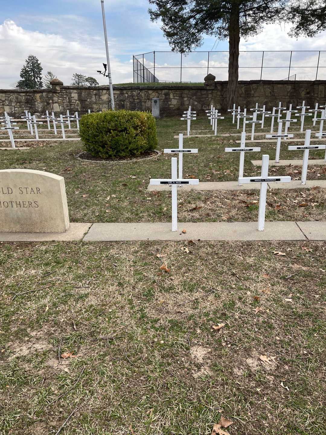 Earl R. Hulse's grave. Photo 2