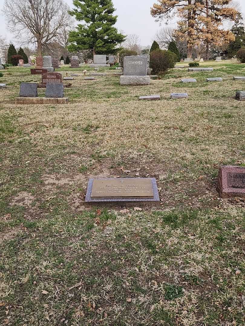 Ercil A. Hoke's grave. Photo 2