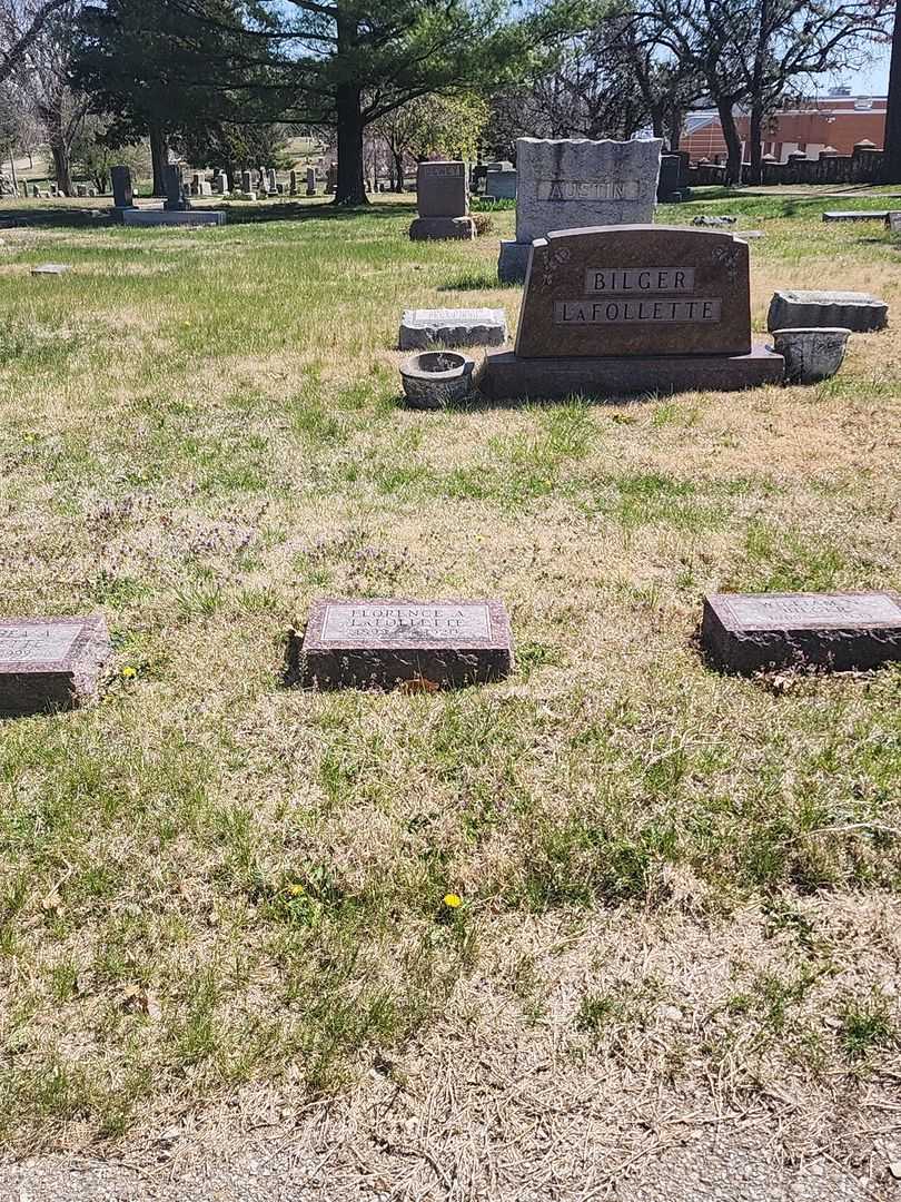 Florence A. LaFollette's grave. Photo 2