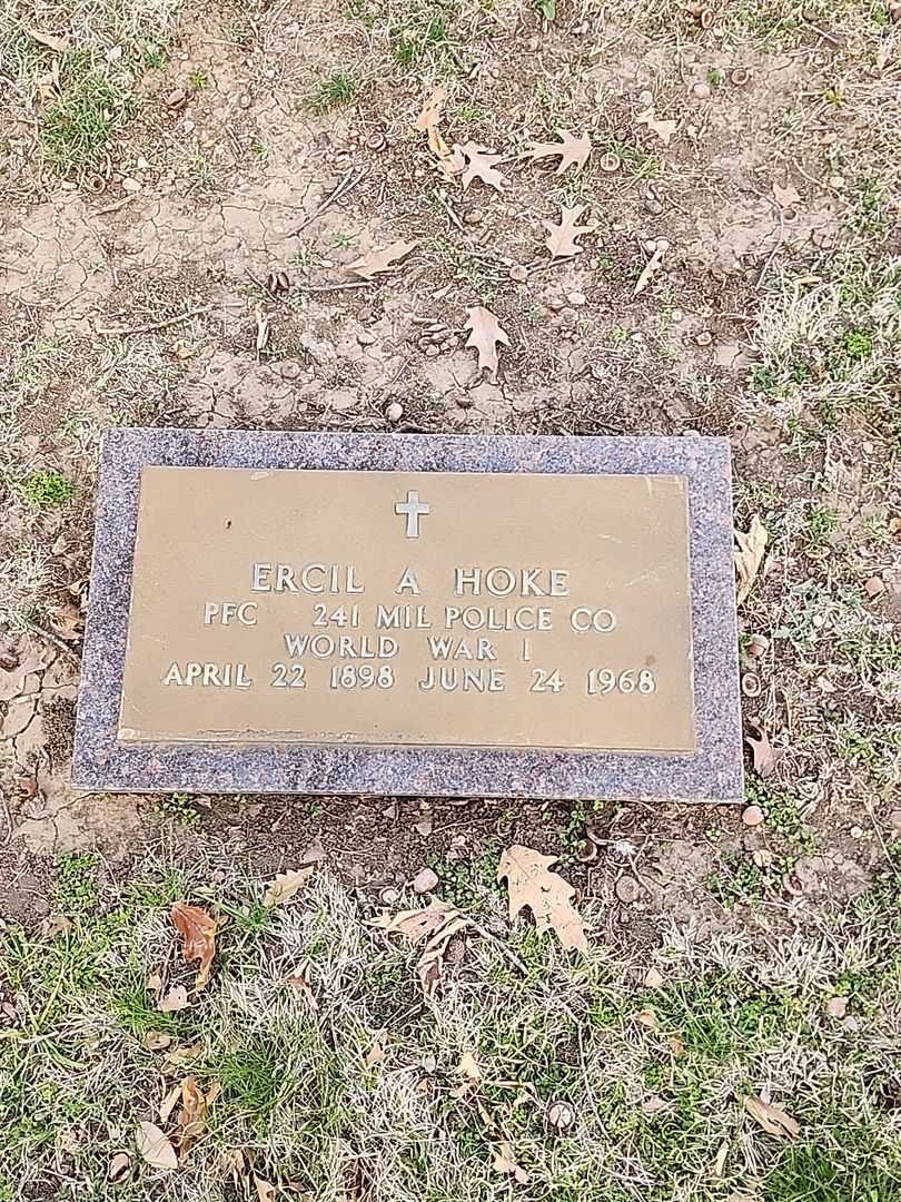 Ercil A. Hoke's grave. Photo 3