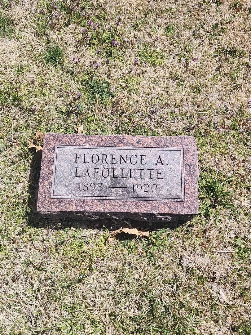 Florence A. LaFollette's grave. Photo 3